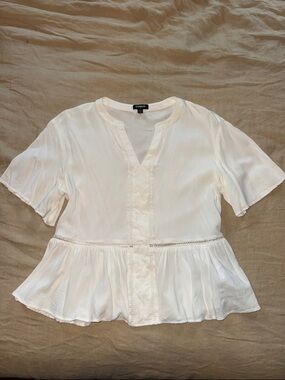 Express White Peplum V-Neck Short Sleeve Blouse